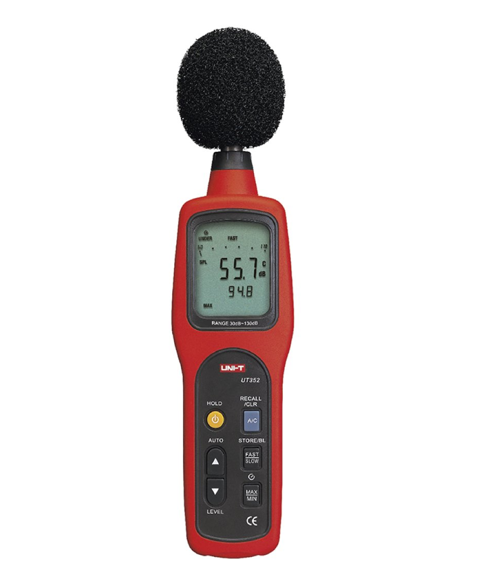 El medidor de ruido rojo muestra 55,7 dB, con una cubierta de micrófono negra.