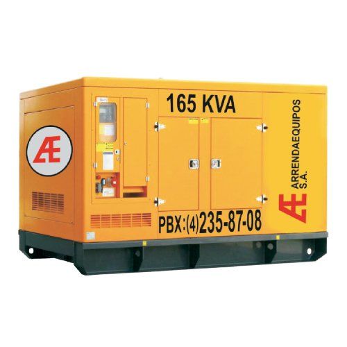 Generador de 165 KVA de color amarillo con logo