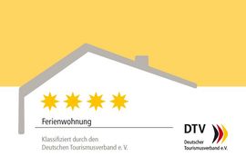Höherwertige Gesamtausstattung mit gehobenem Komfort. Ansprechende Qualität mit einem aufeinander abgestimmten Gesamteindruck. DTV Vier Sterne Ferienwohnung