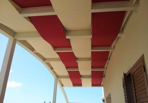 TENDE ROSSE E COLOR CREMA