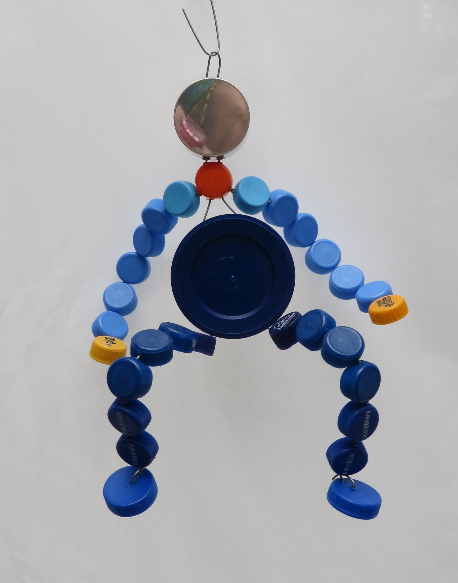 Abfallkunst Recyclingkunst Upcycling , aus alt mach neu, Kreative Wiederverwendung, Spielerei und Kreativität