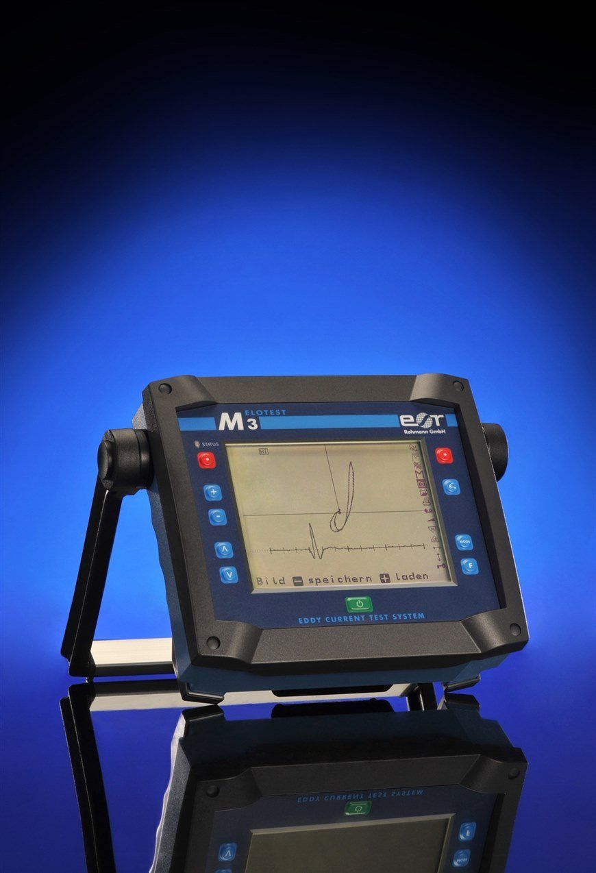 A device with a screen that says m3 on it