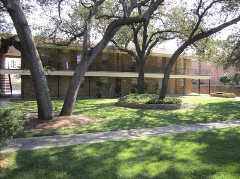 Courtyard Apartments