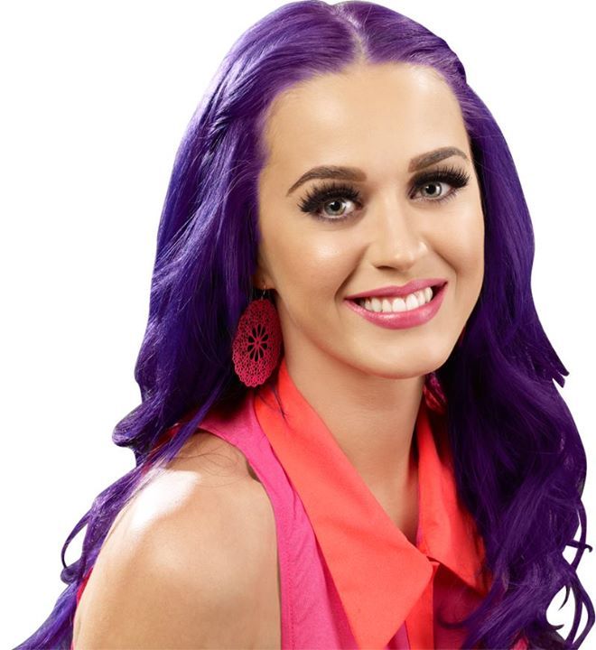 Kate Perry con i capelli viola