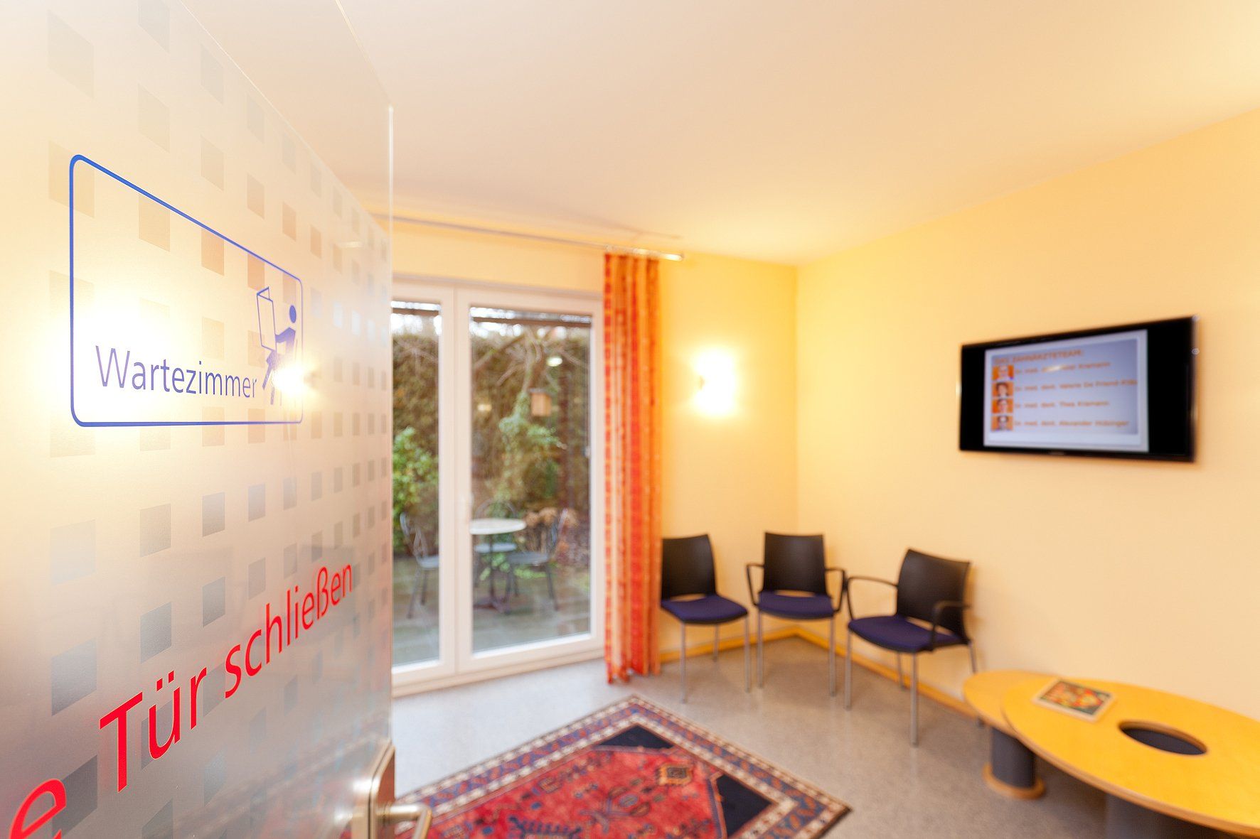Wartezimmer Zahnarztpraxis Höhr-Grenzhausen