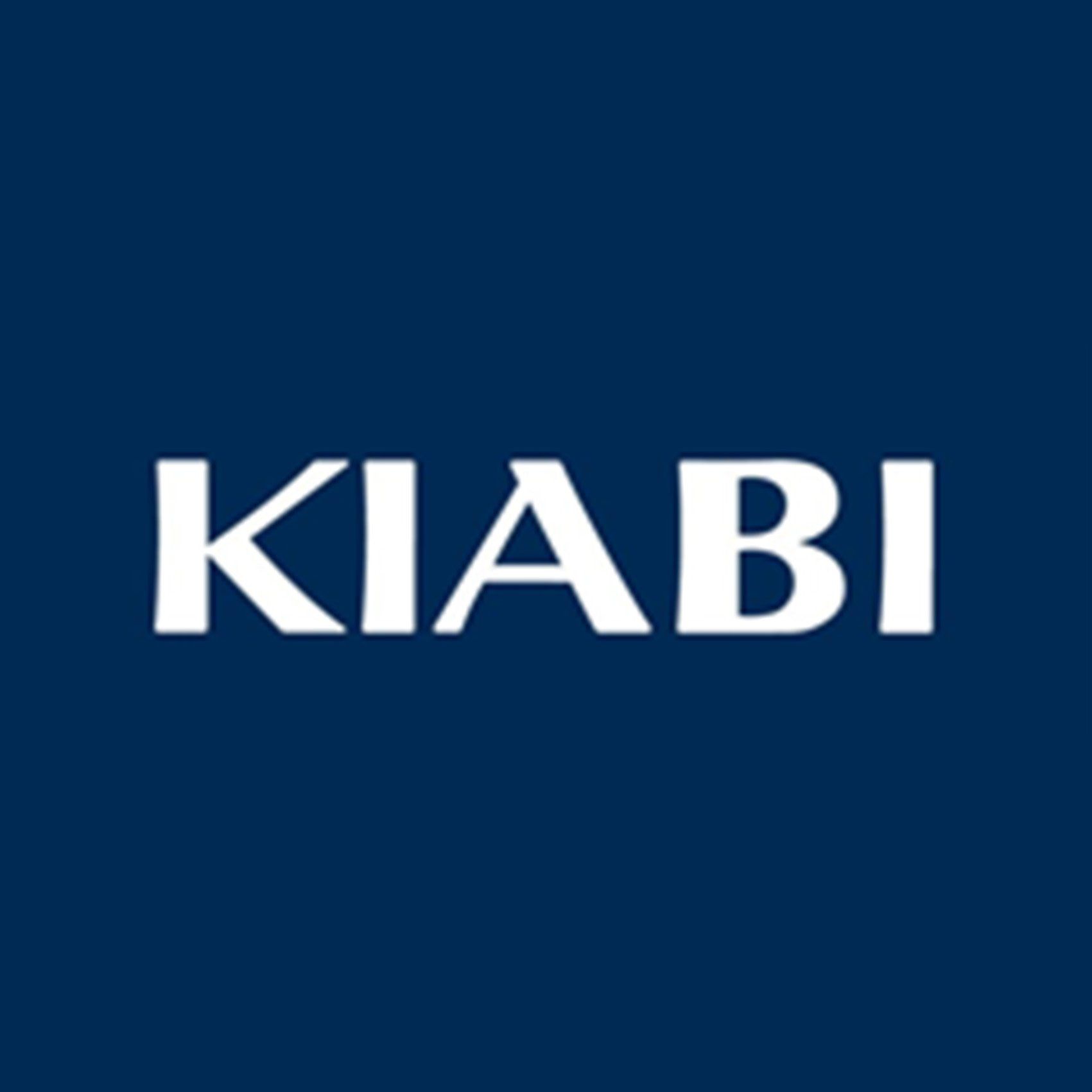 Un fond bleu avec le mot kiabi dessus