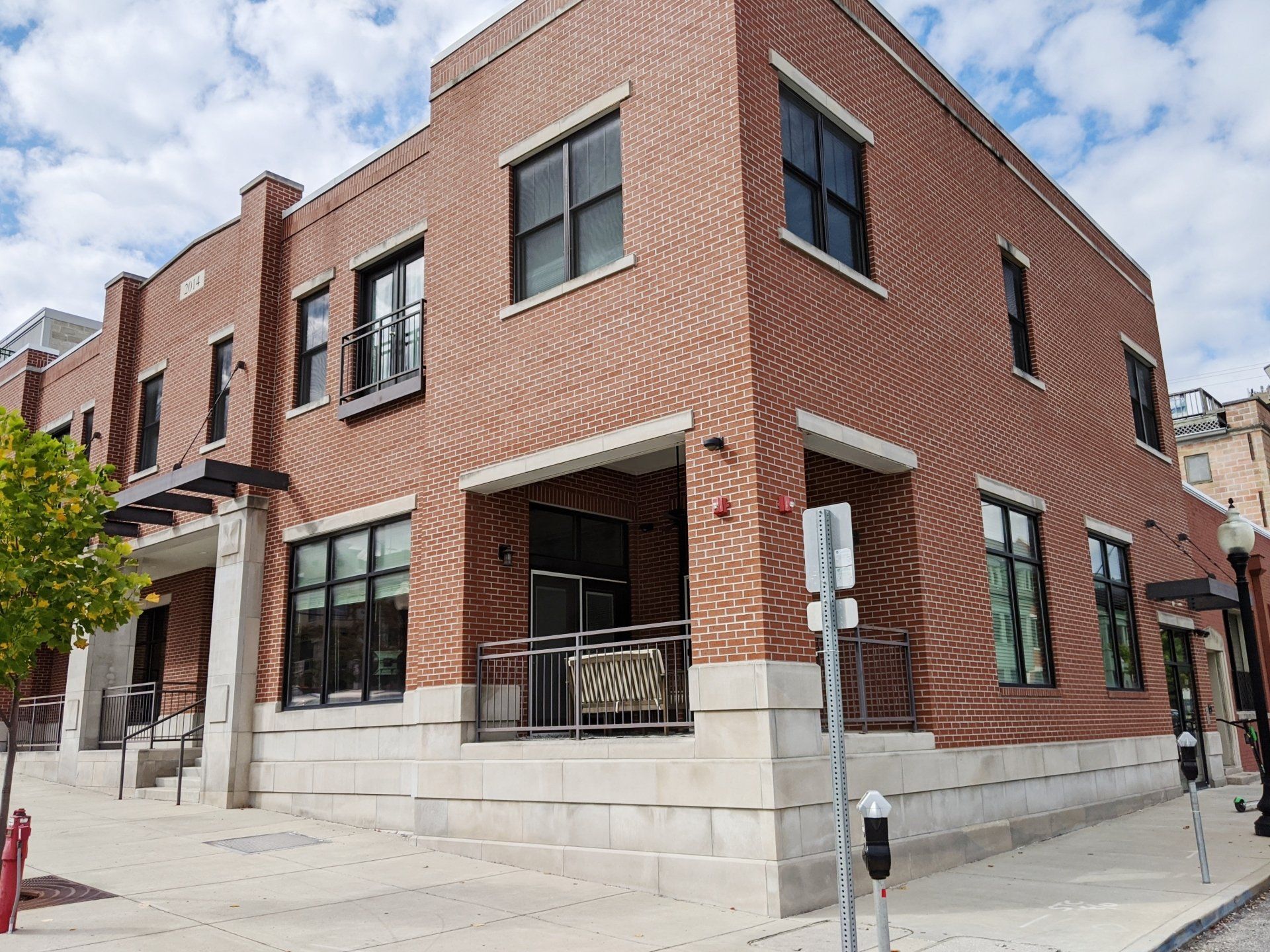 Sixth & Washington - exterior