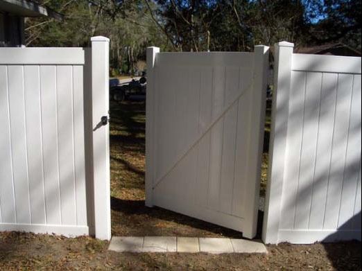 Residential 6ft privacy vinyl pvc fence with walk gate - white