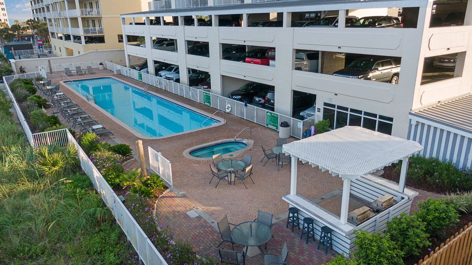 Twin Palms Exterior