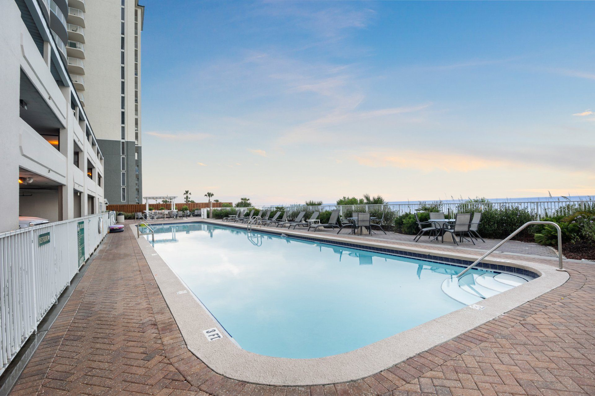 Twin Palms Pool