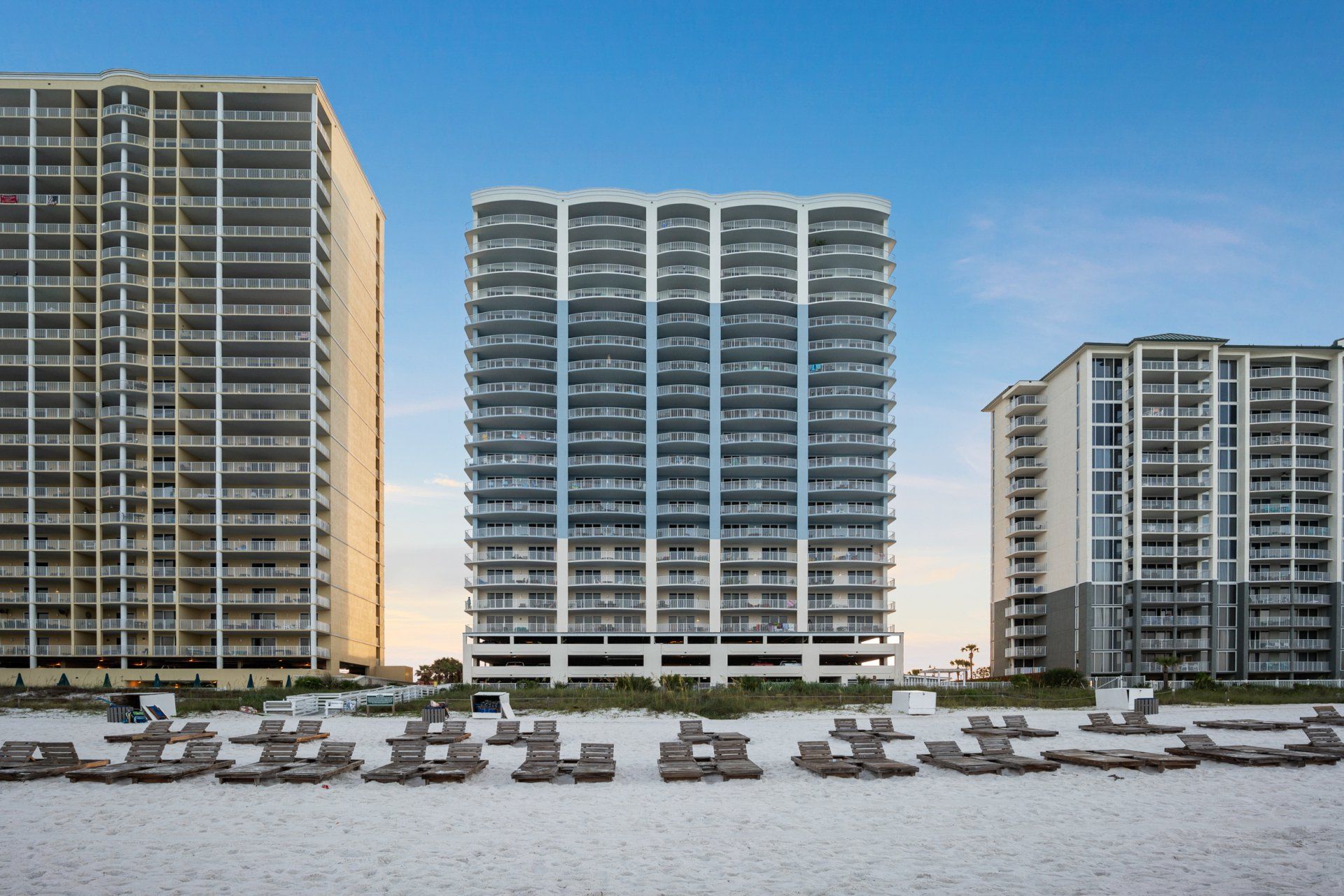 Twin Palms Exterior