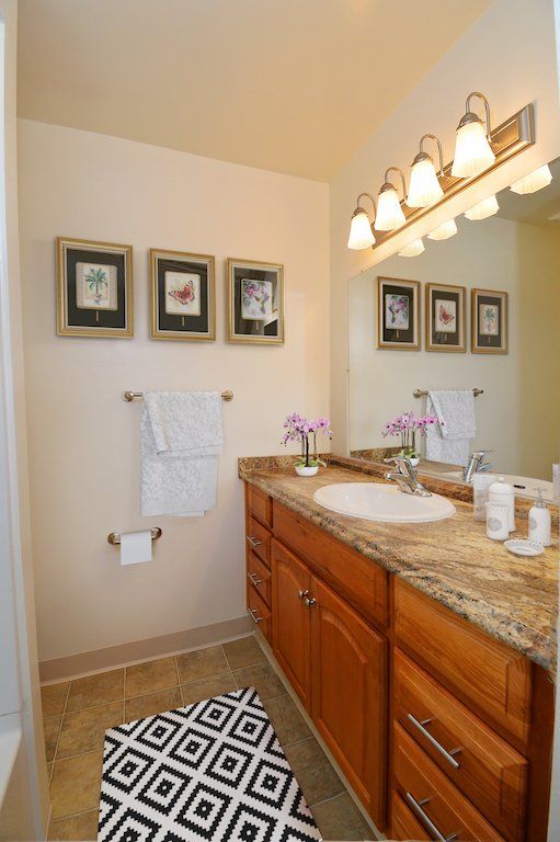 Maria Menguita – Master_bathroom_Final