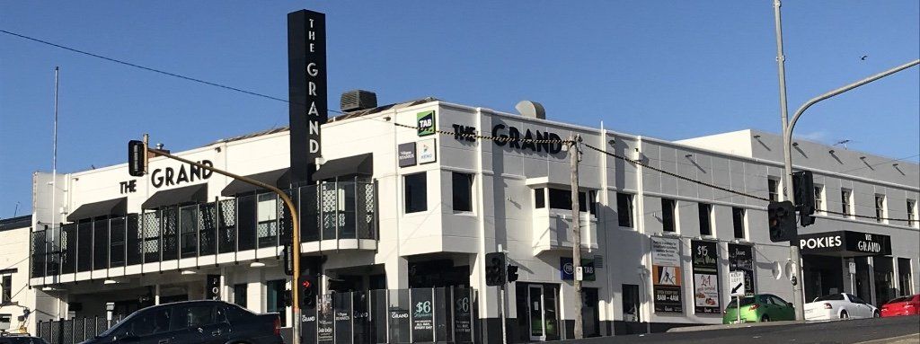 A building that uses commercial painting services