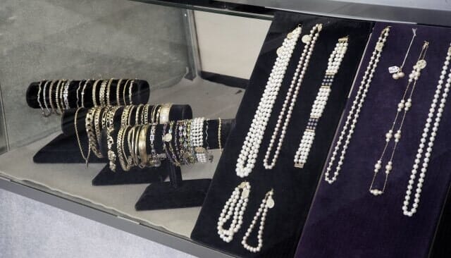 Pearl Necklace — Pawn Shop in in Westland, MI