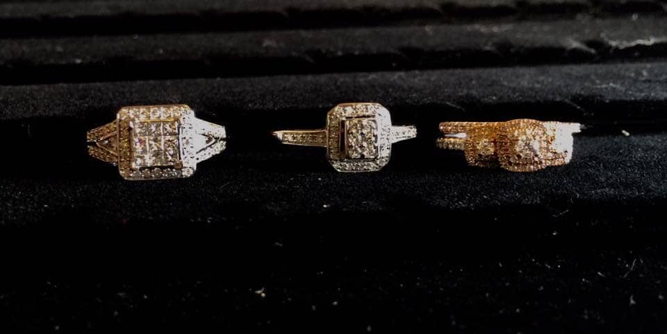 Gold Earings — Pawn Shop in in Westland, MI