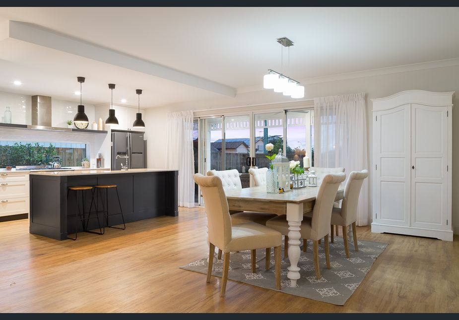 kitchen table and chairs