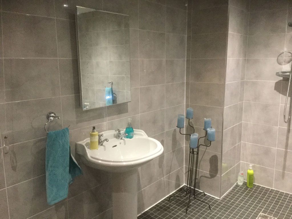 Five Oaks B&B Guest bathroom