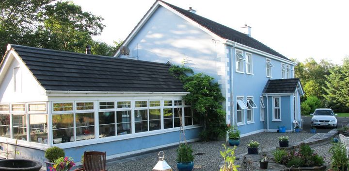 Five Oaks Bed and Breakfast 