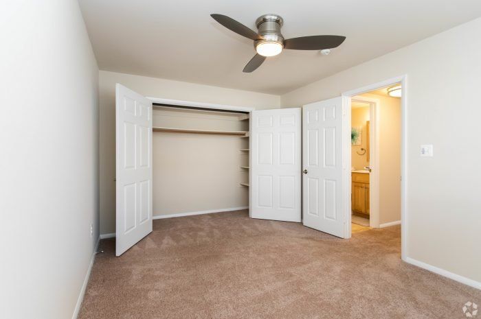 Round Hill Apartments 1 Bedroom with open closets
