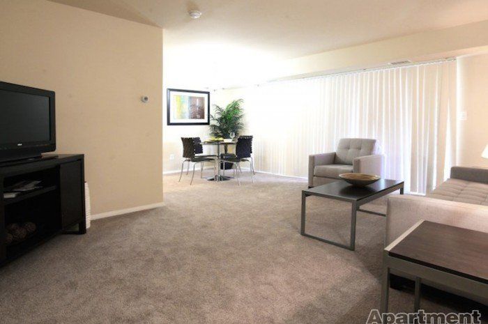 Round Hill Apartments