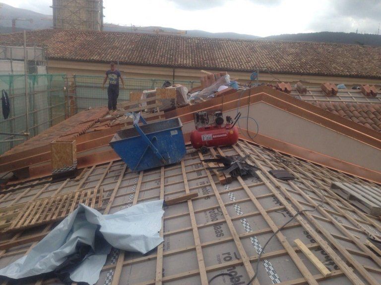 Lavori edili su copertura