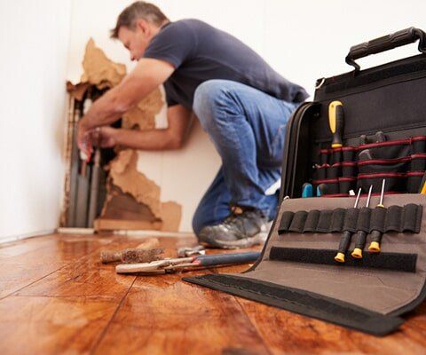 Emergency plumbing service — Expert Plumber & Gasfitter in Woree, QLD Emergency plumbing service — Expert Plumber & Gasfitter in Woree, QLD