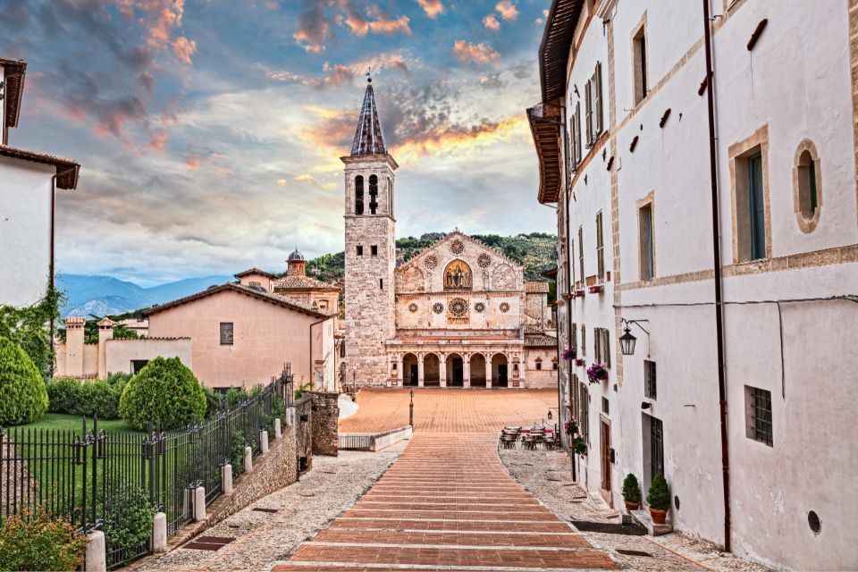 Piazza città tipica umbra
