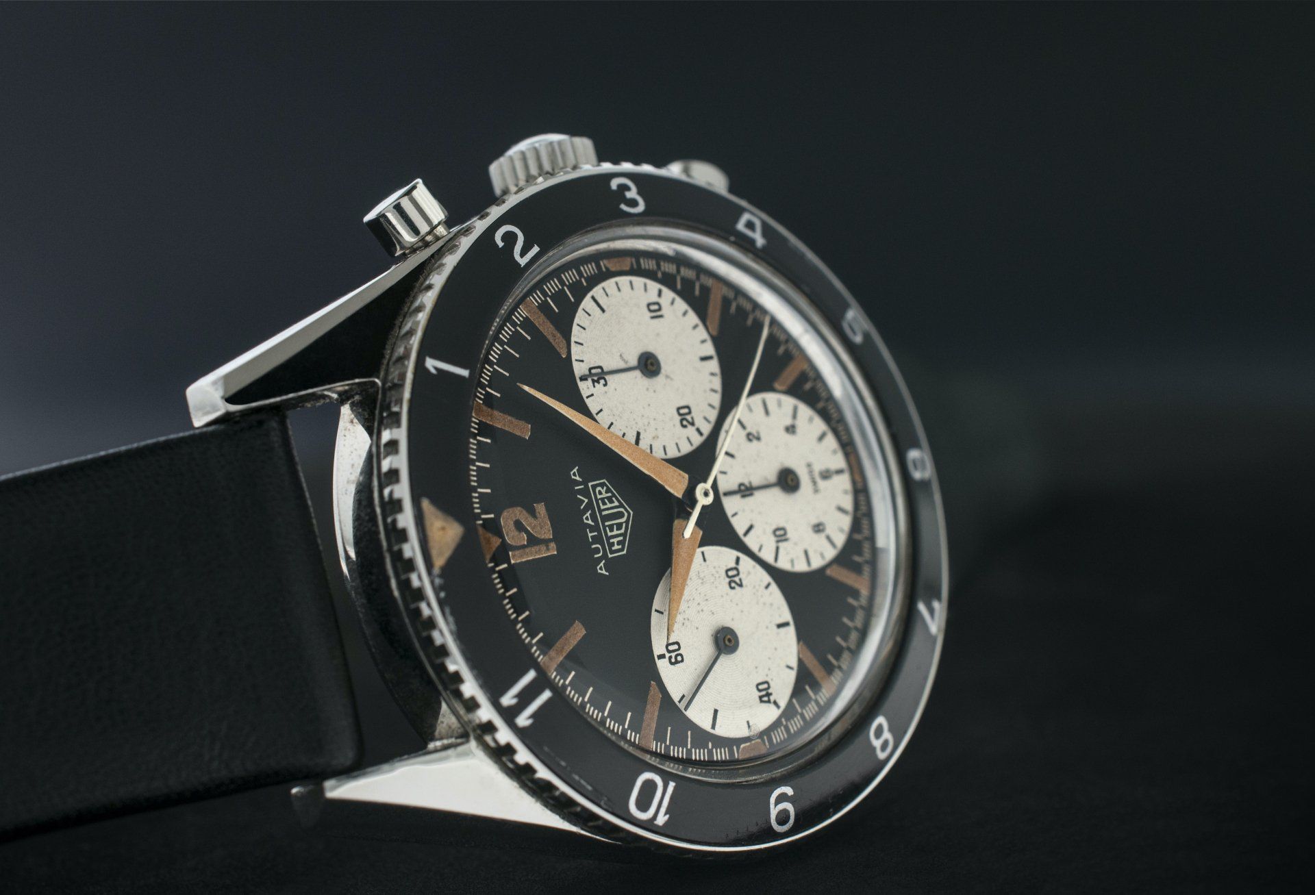 Autavia 2446 1st Exec All Lume Hands