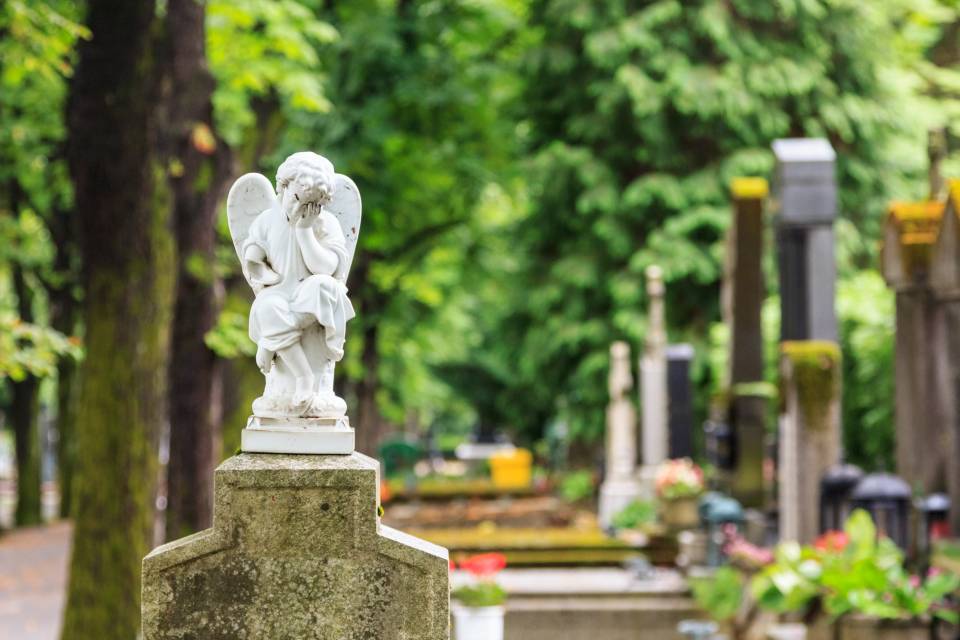 Statua in marmo arte cimiteriale