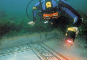 sub in fondo al mare