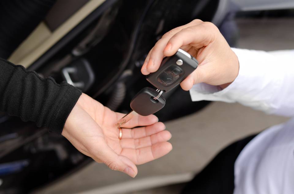 Consegna chiavi auto