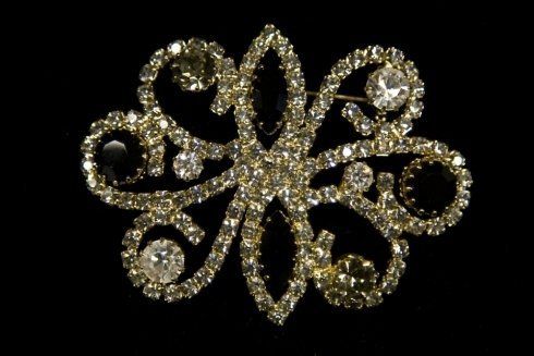 Spilla con brillantini