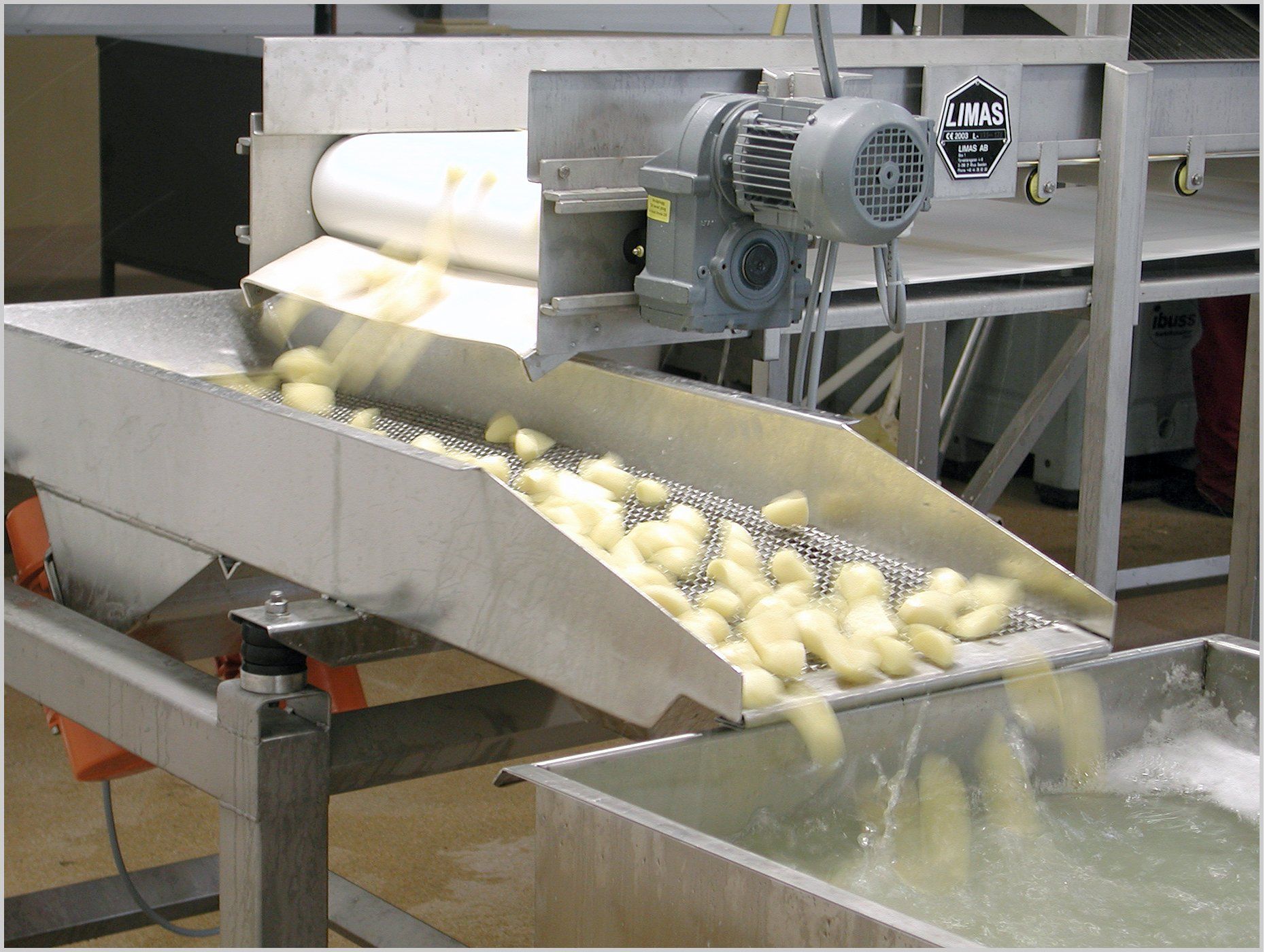 Shaker conveyor