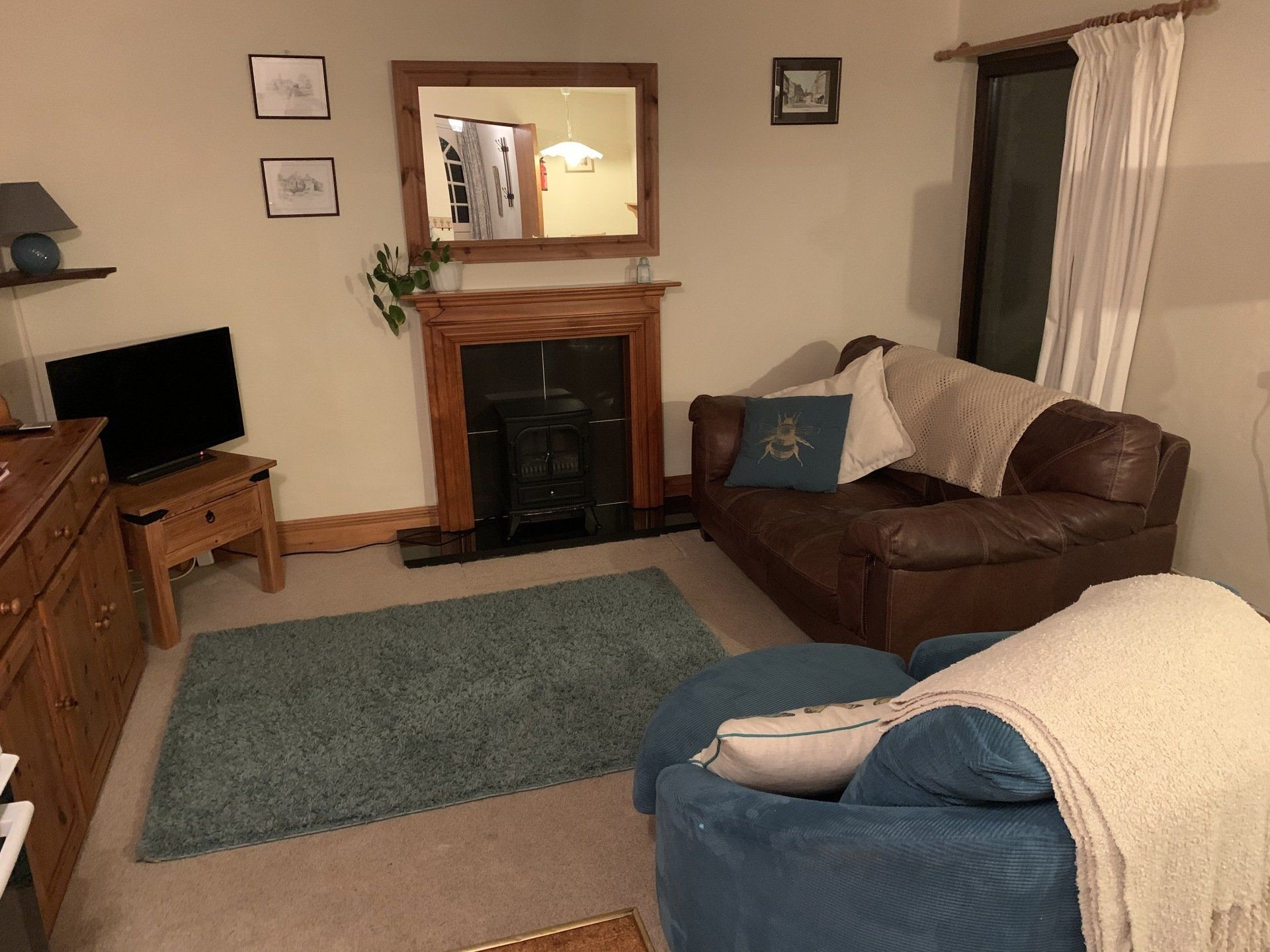 Dovedale-cottage-cosy-Peak-District-Wetton