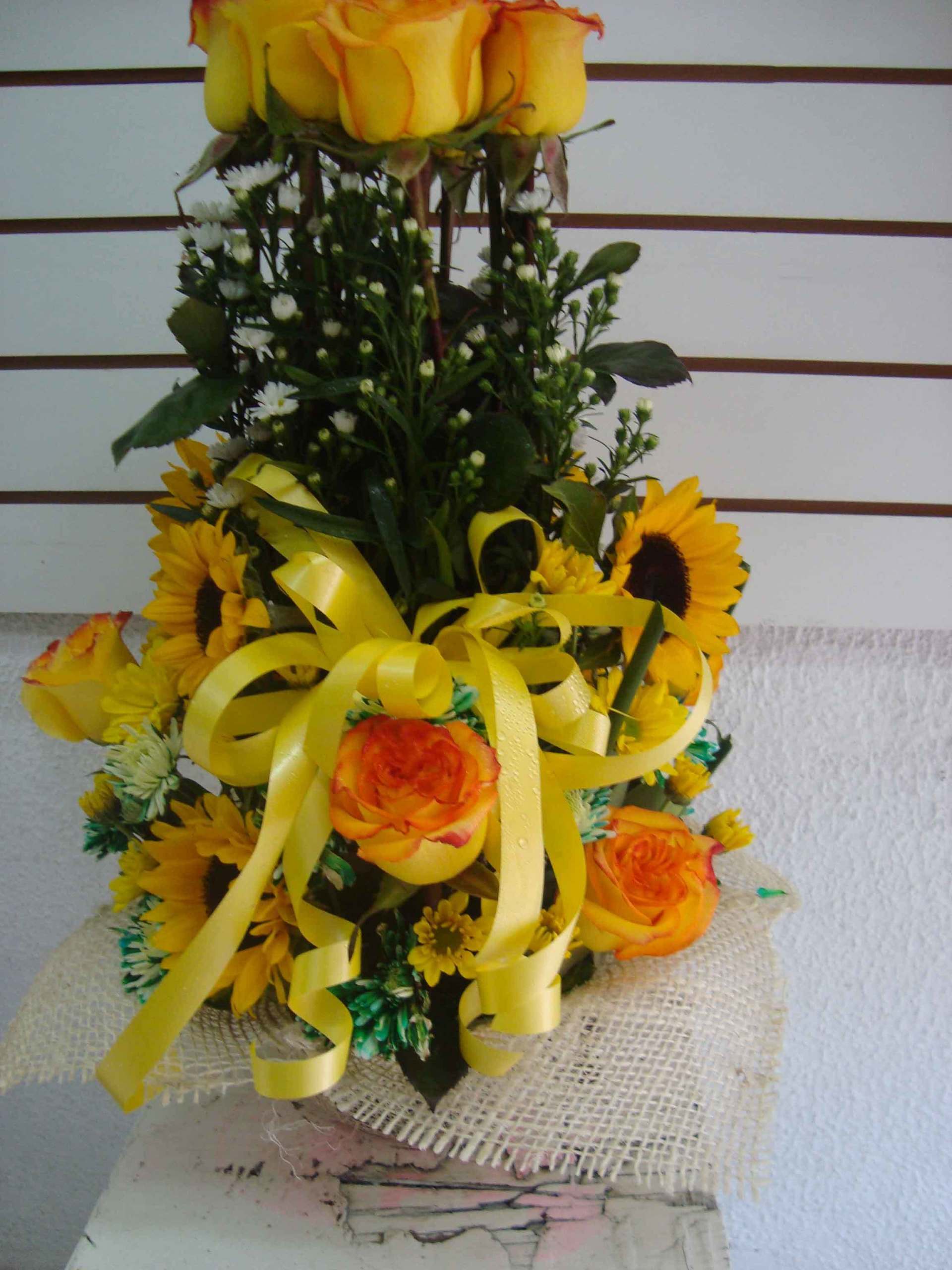TATY FLORISTERIA - Rosas, crisantemo y girasoles