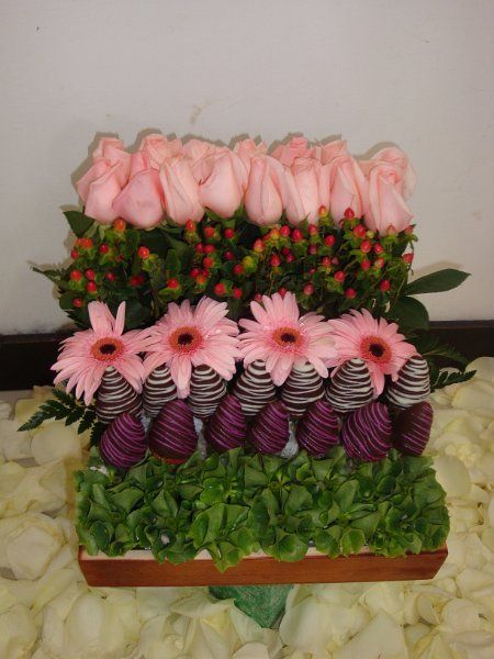 TATY FLORISTERIA - Arreglo de flores y fresas achocolatadas