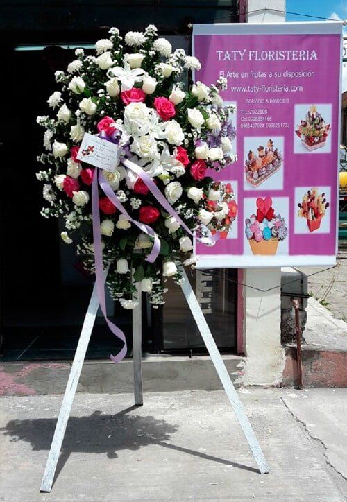 TATY FLORISTERIA - Arreglo funeral en pedestal