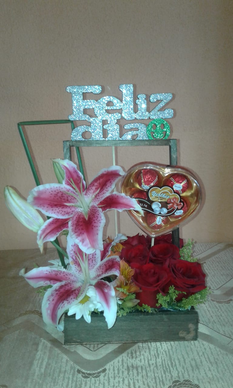 TATY FLORISTERIA - Rosas con fresas al chocolate