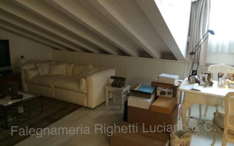Arredi in legno per soggiorno