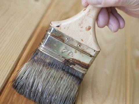 Verniciatura su legno