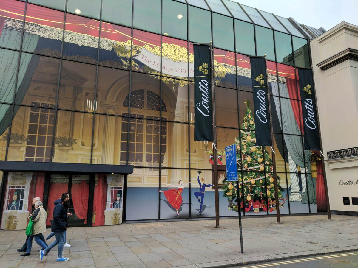 Commercial building graphics