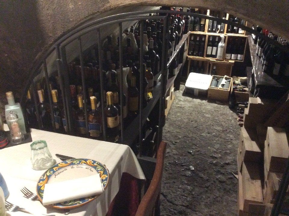 particolare di una cantina vinicola