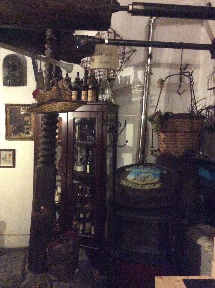 particolari di una cantina vinivola