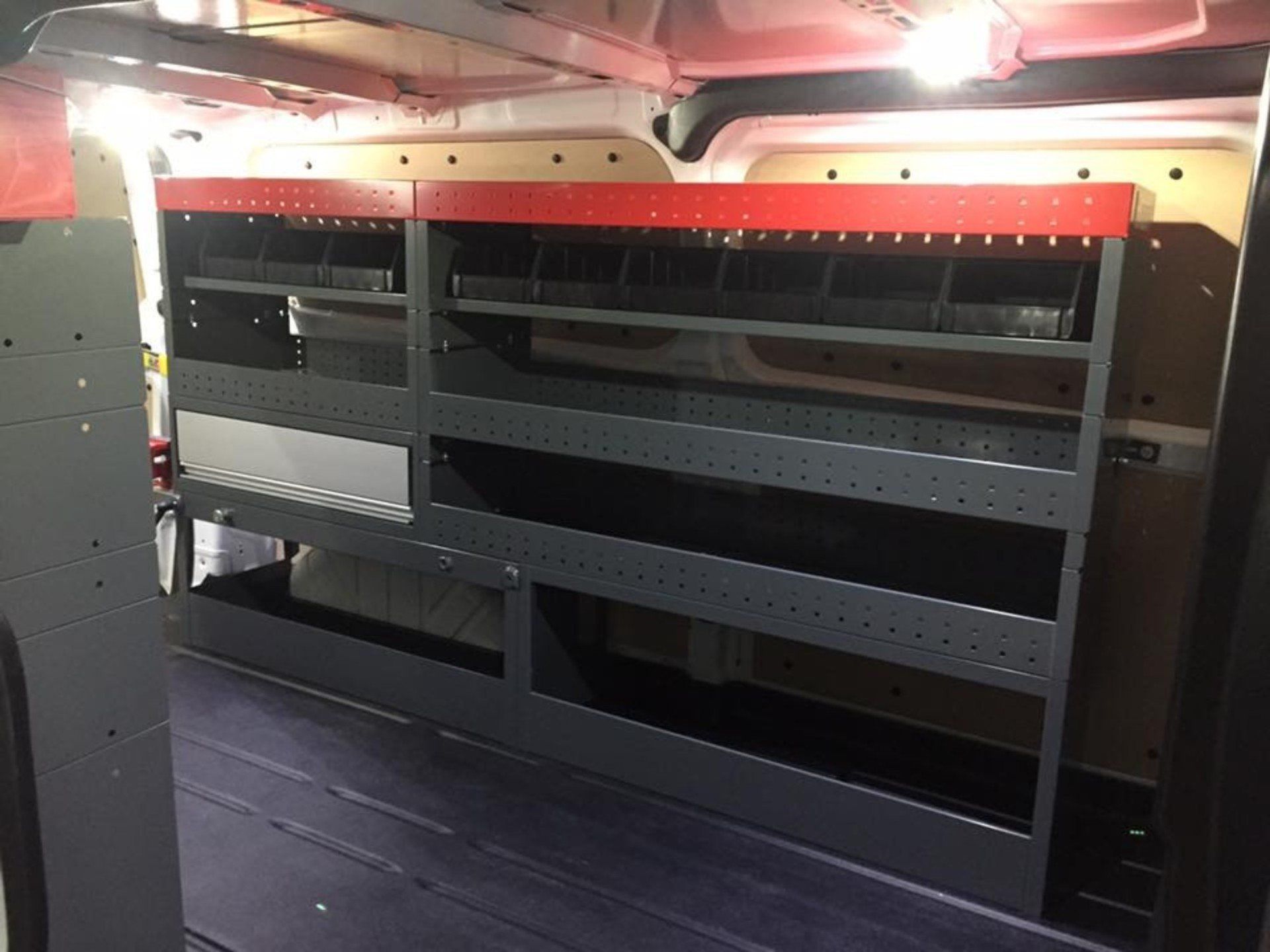montaggio cassettiere su furgoni