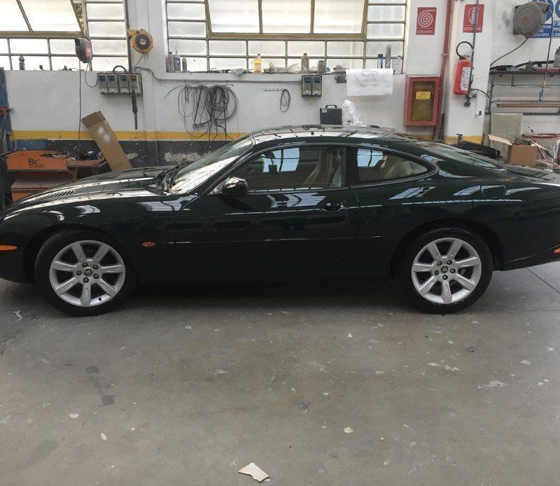 Restauro carrozzeria di una Jaguar XJ