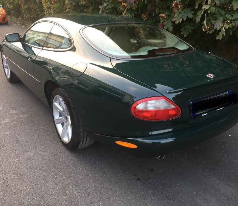 Interventi di restauro auto modello Jaguar XJ