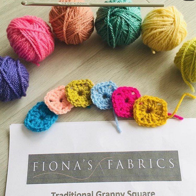 Fiona 's fabrics traditional granny square crochet pattern