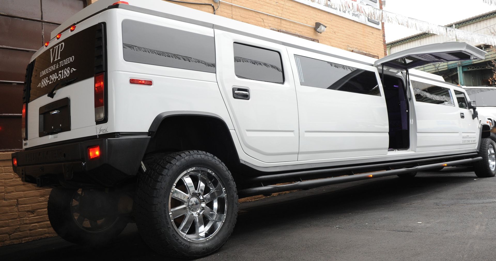 Hummer H2 Limousine in Brooklyn, New York
