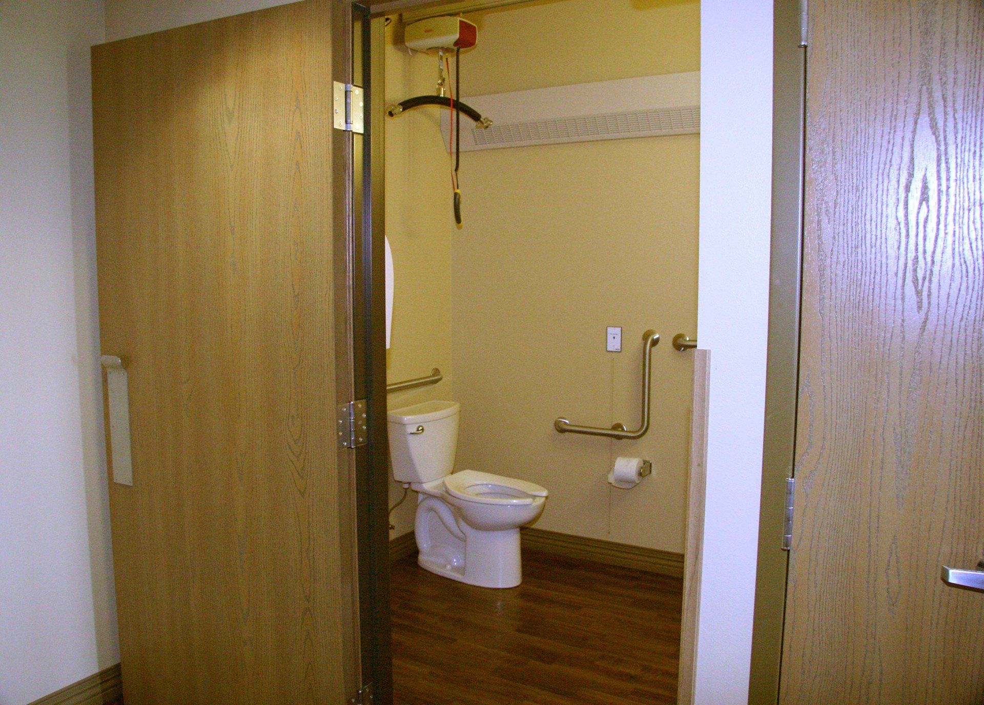 Country Manor private bathroom