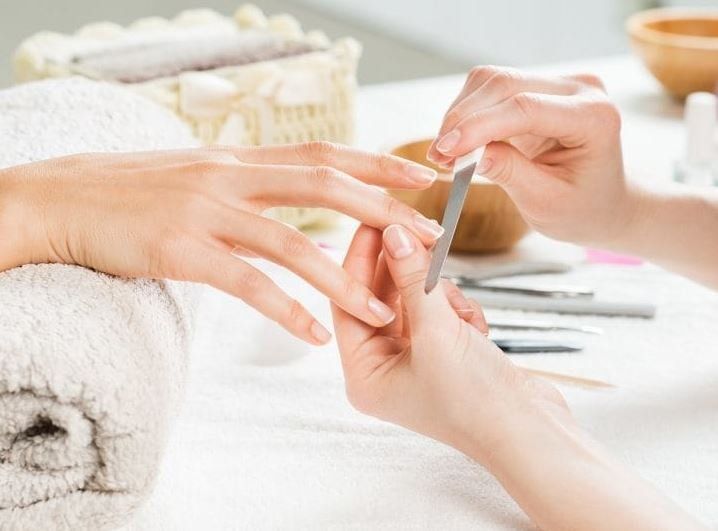 TRATTAMENTI ESTETICI Manicure e Pedicure